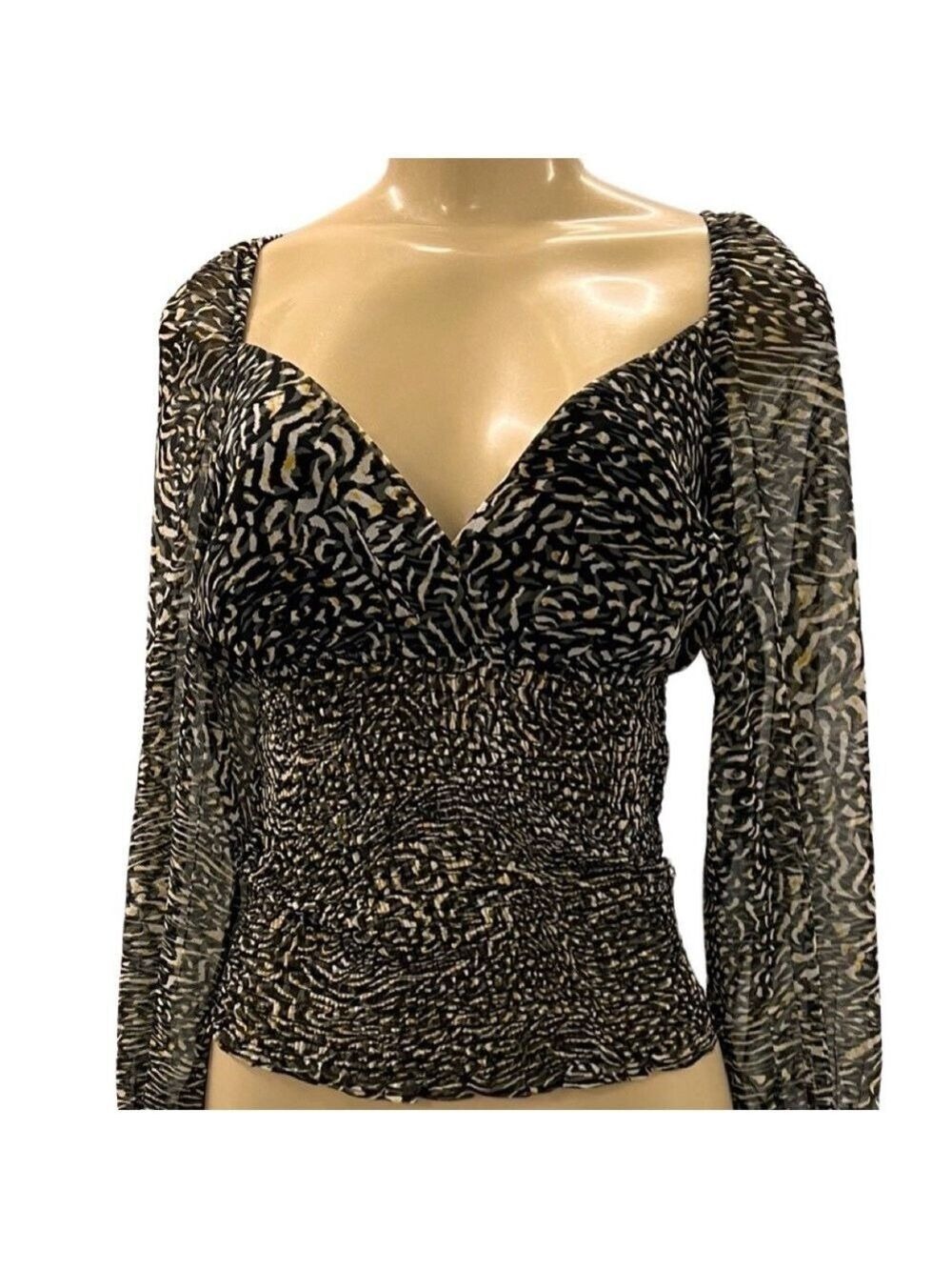 NWT $69 Steve Madden Print Top - Picture 3 of 8